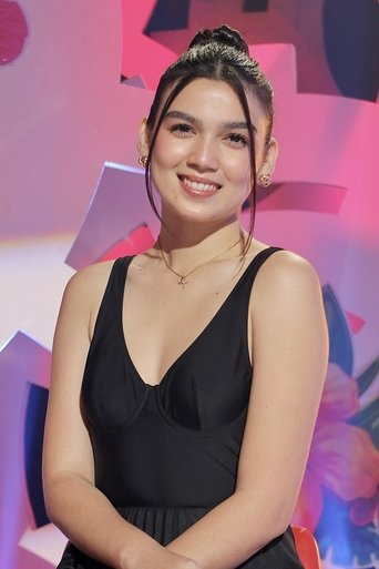 Portrait of Haley Dizon