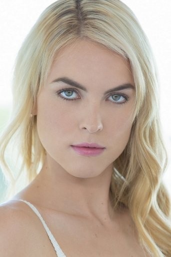 Portrait of Keira Nicole