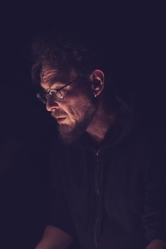 Portrait of Greg Zundelovitch