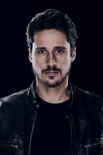 Portrait of Peter Gadiot