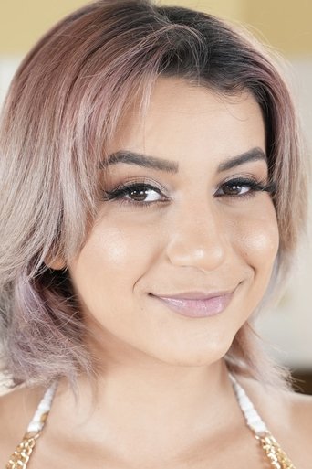 Portrait of Roxie Sinner