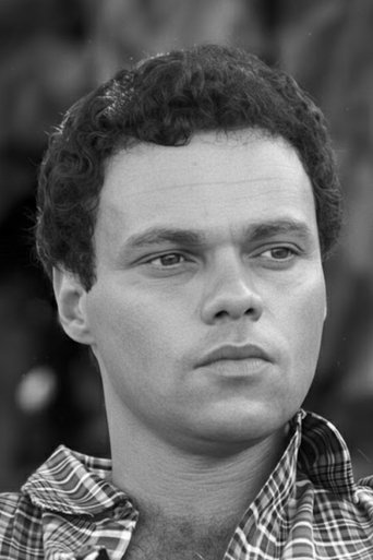 Portrait of Elcio Romar