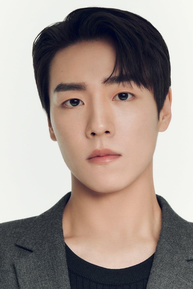 Portrait of Lee Hyun-woo