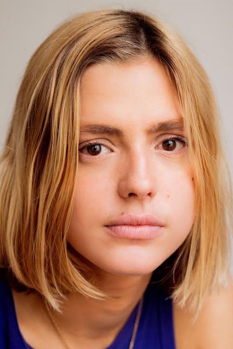 Portrait of Emma Ravier