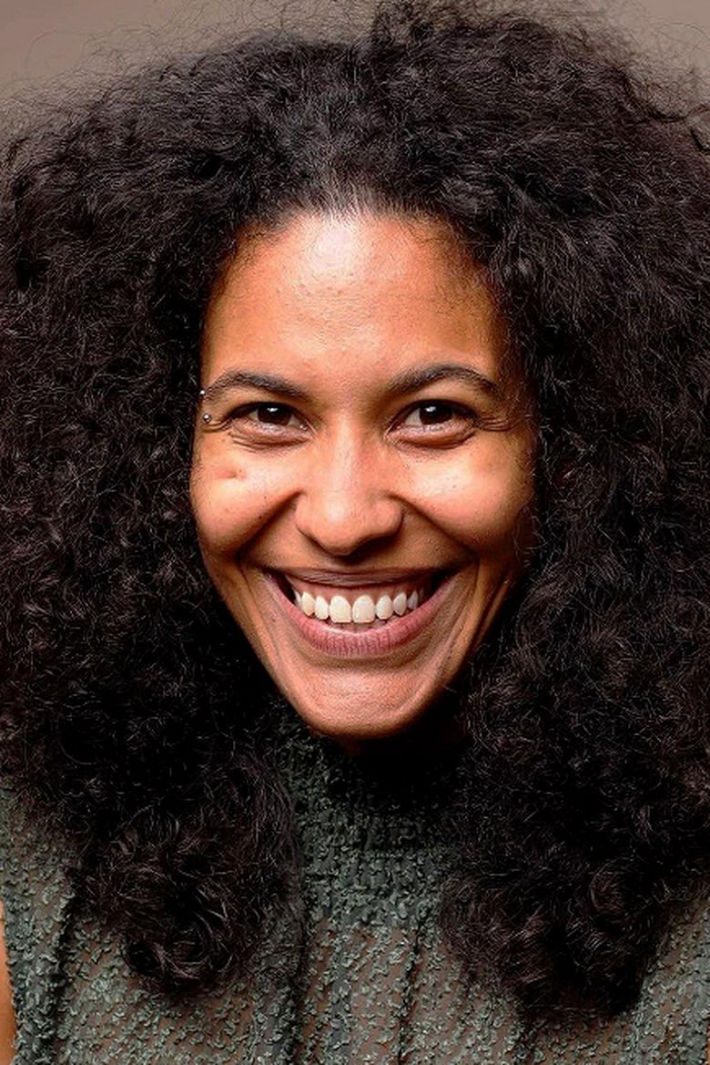 Portrait of Isamara Castilho