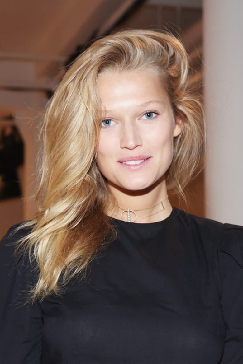 Portrait of Toni Garrn