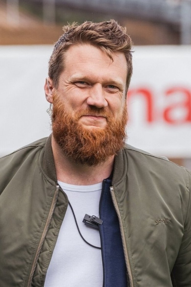 Portrait of Simon Helbling