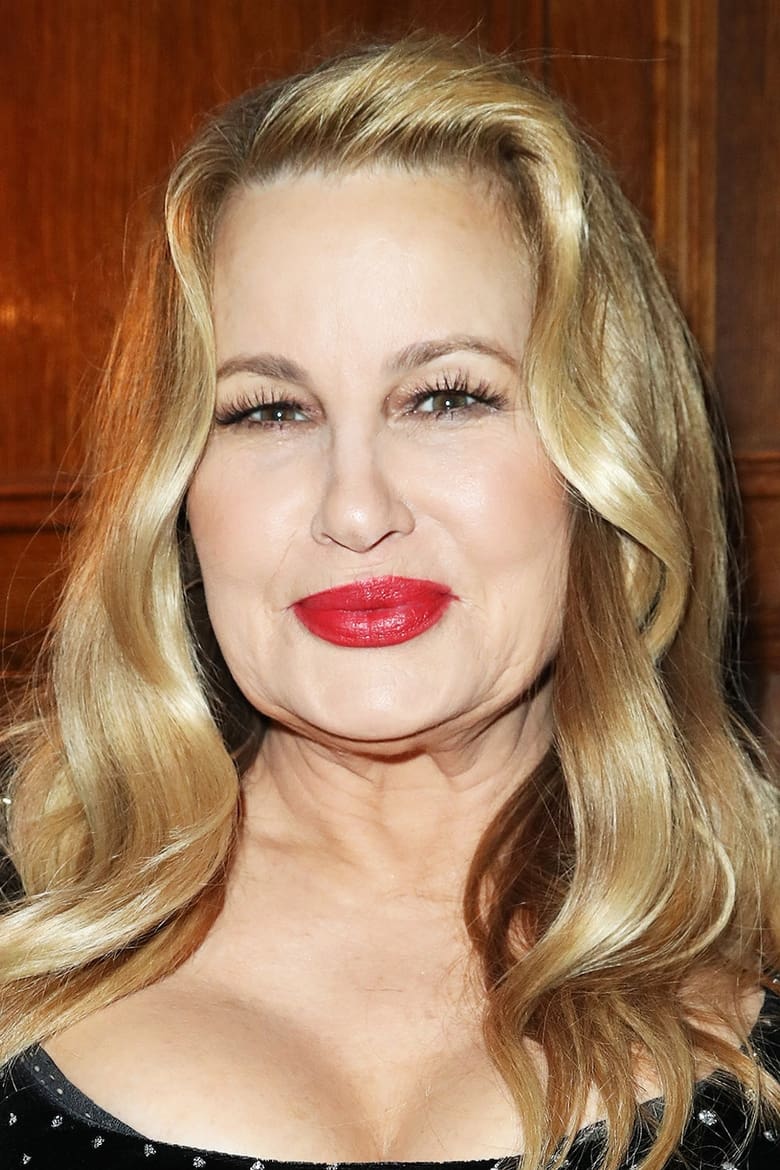 Portrait of Jennifer Coolidge