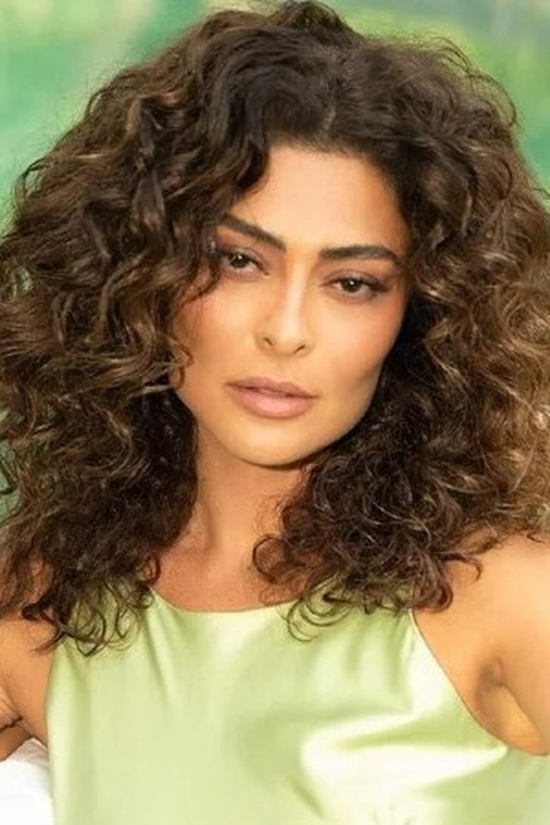 Portrait of Juliana Paes