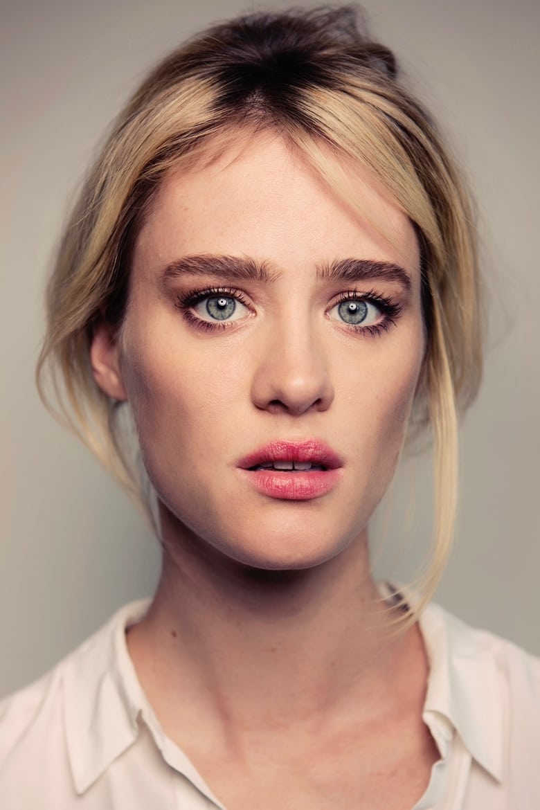 Portrait of Mackenzie Davis