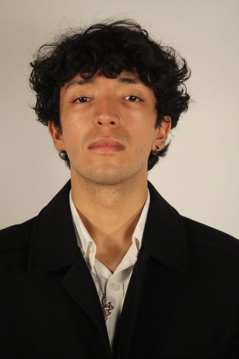 Portrait of Ian Macías