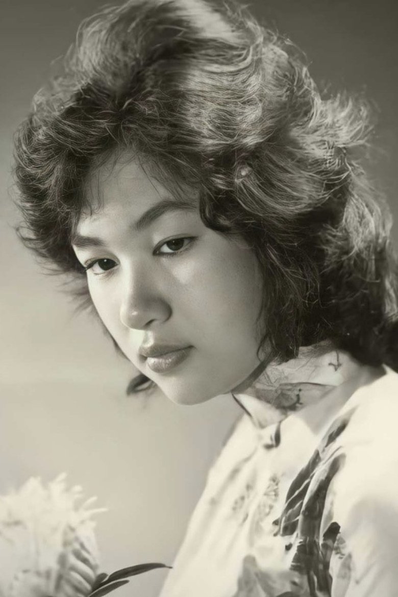 Portrait of Lệ Thu