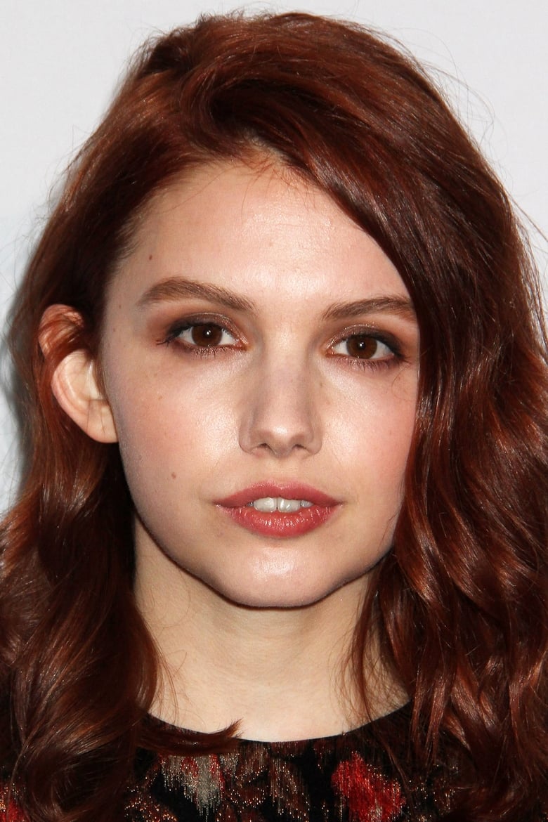 Portrait of Hannah Murray