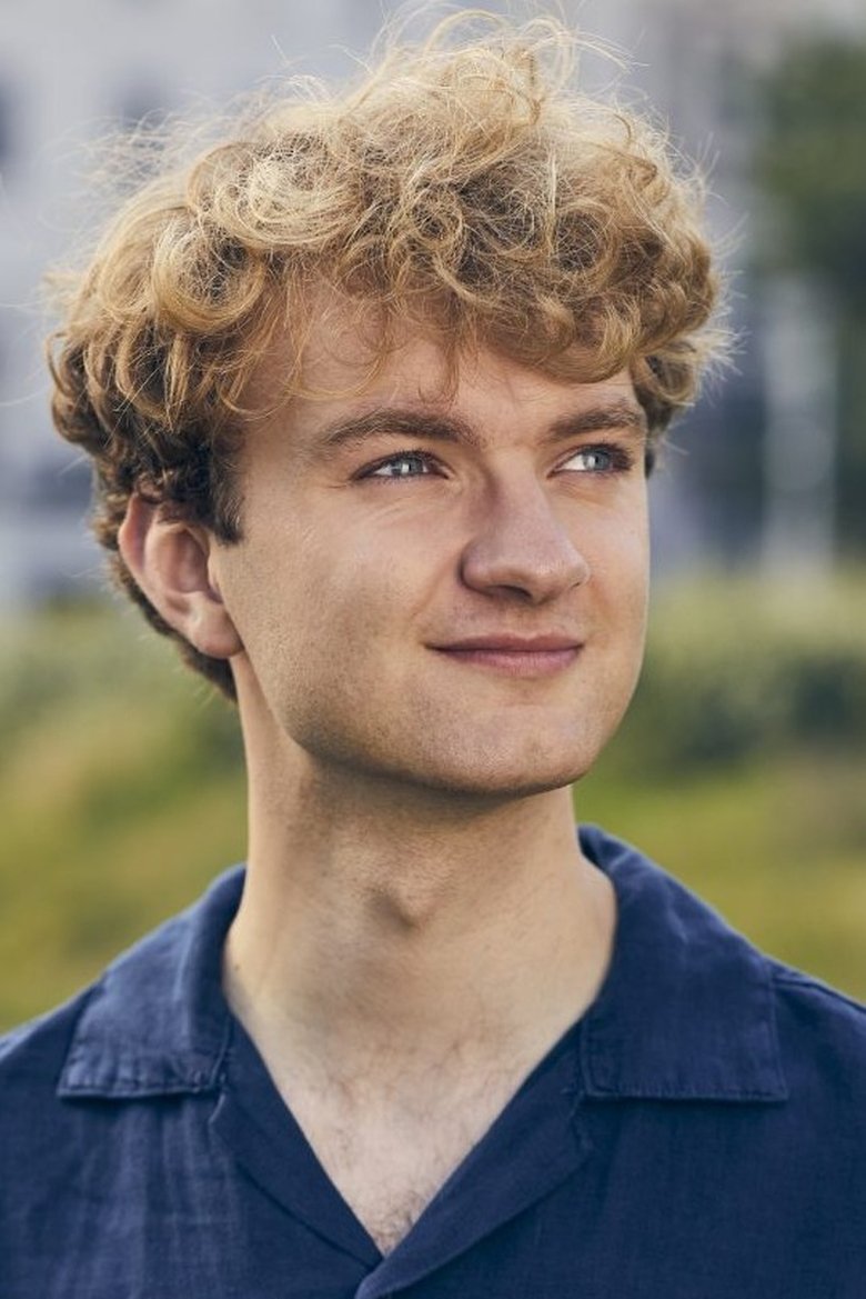 Portrait of Tom Simons