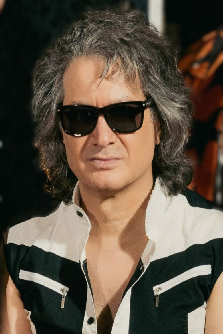 Portrait of Michael Cartellone