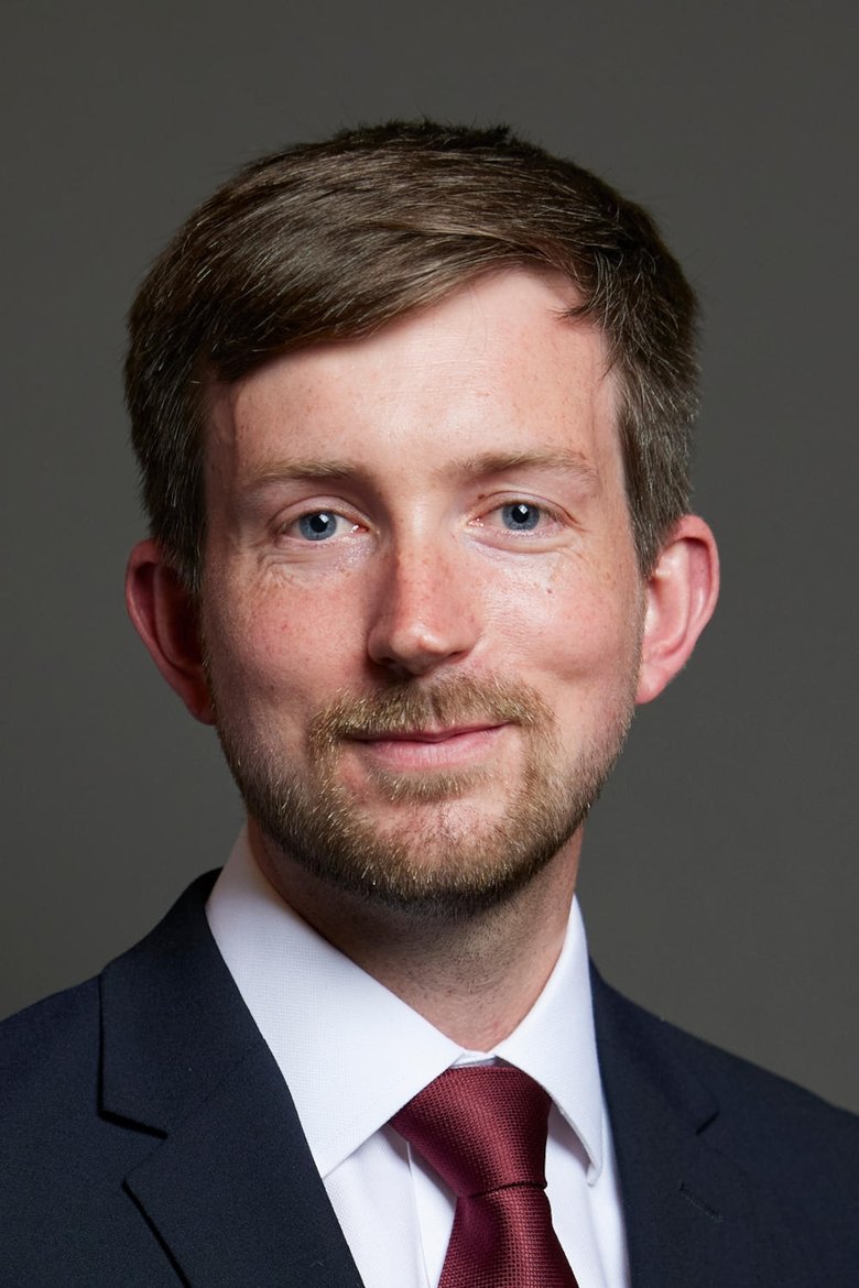 Portrait of Dan Tomlinson