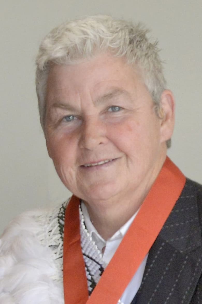 Portrait of Dame Lynda Topp