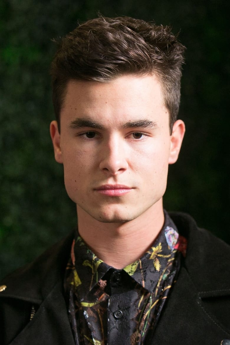 Portrait of Kian Lawley