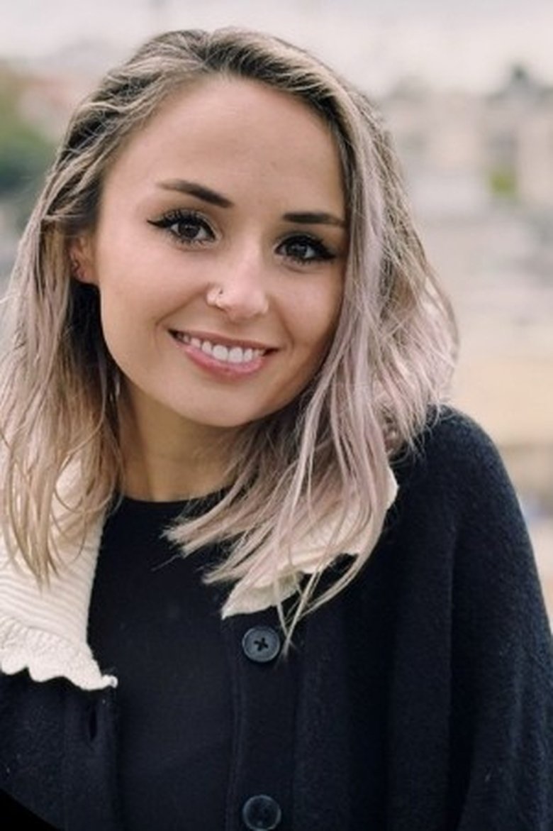 Portrait of Tara Lexi Robertson