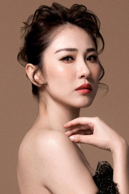 Portrait of Sukie Shek Wing-Lei