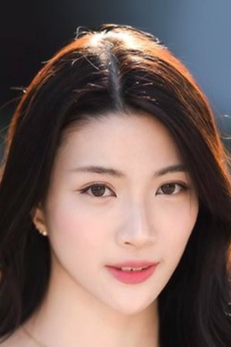 Portrait of Ginny Natnicha Pratipnatsiri