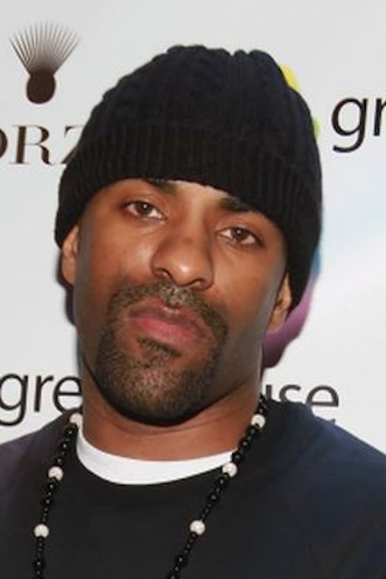 Portrait of DJ Clue